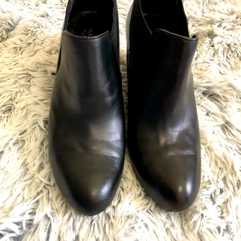 Bandolino Black Leather Ankle Bootie - Picture 3 of 8